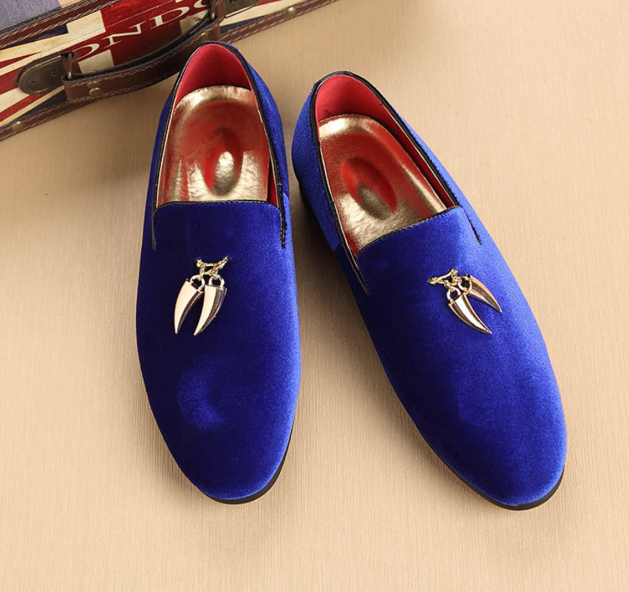 Casual Shoes with Metal Pendant and Loafers