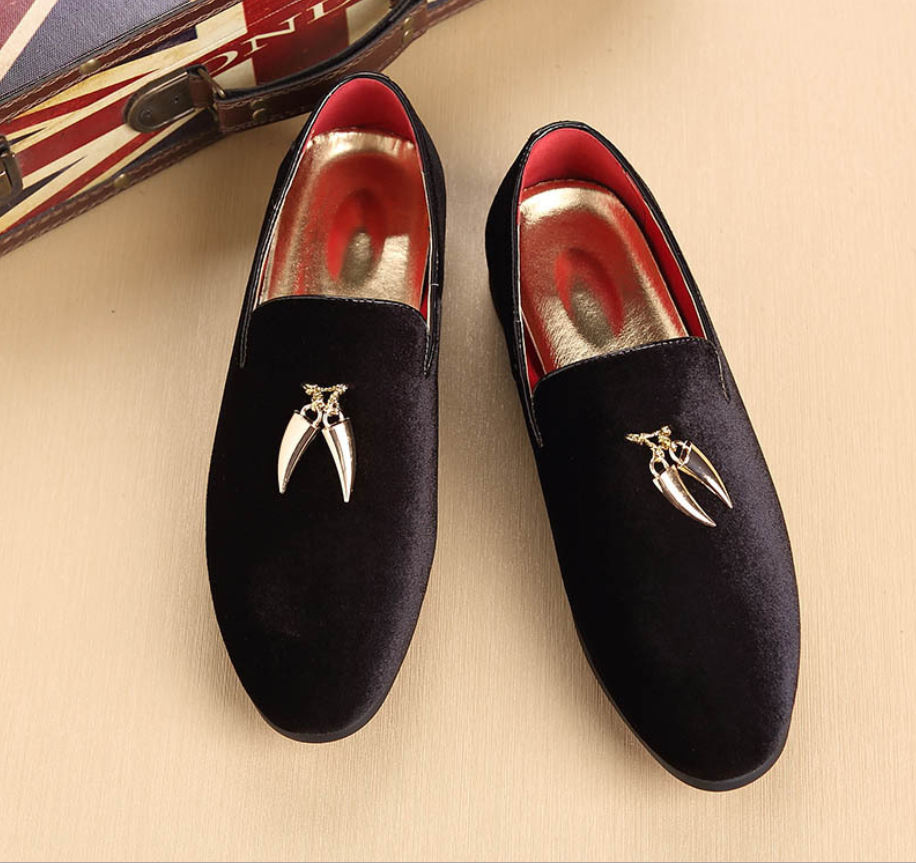 Casual Shoes with Metal Pendant and Loafers