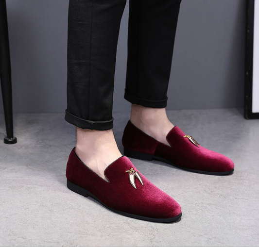 Casual Shoes with Metal Pendant and Loafers
