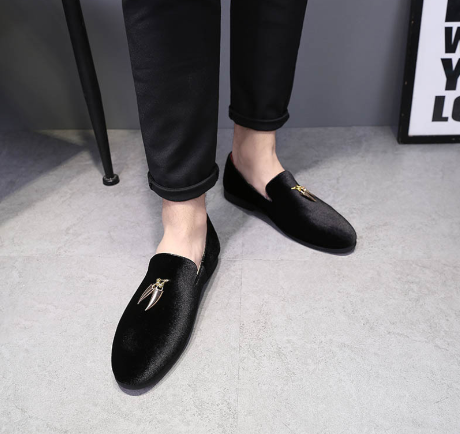 Casual Shoes with Metal Pendant and Loafers